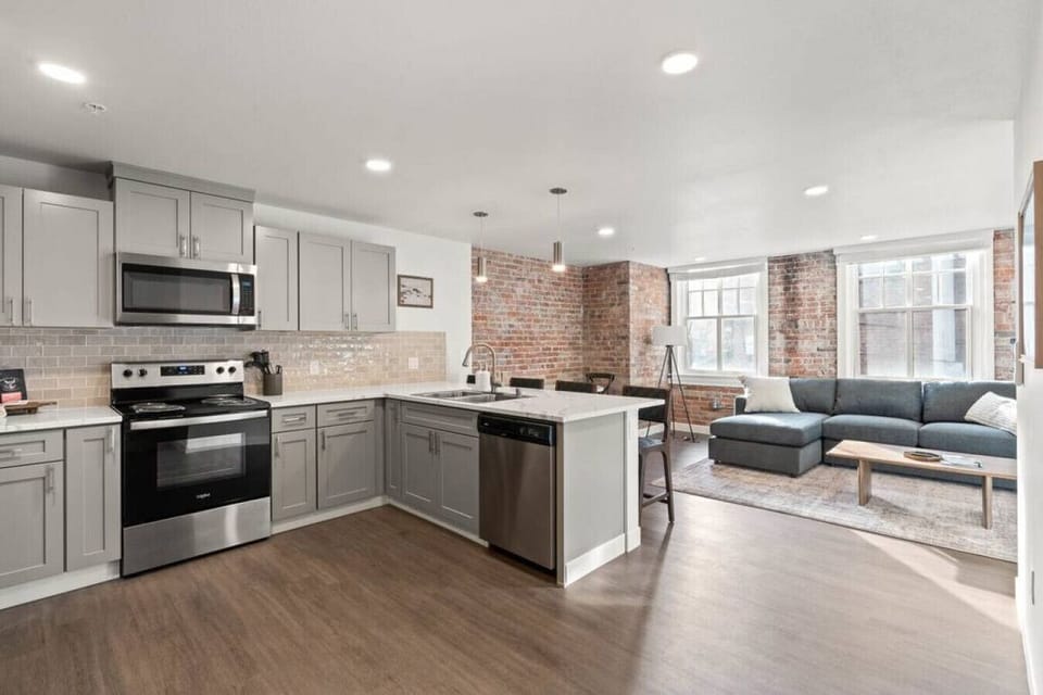 Everything you need at your fingertips: cookware, utensils, and modern appliances.