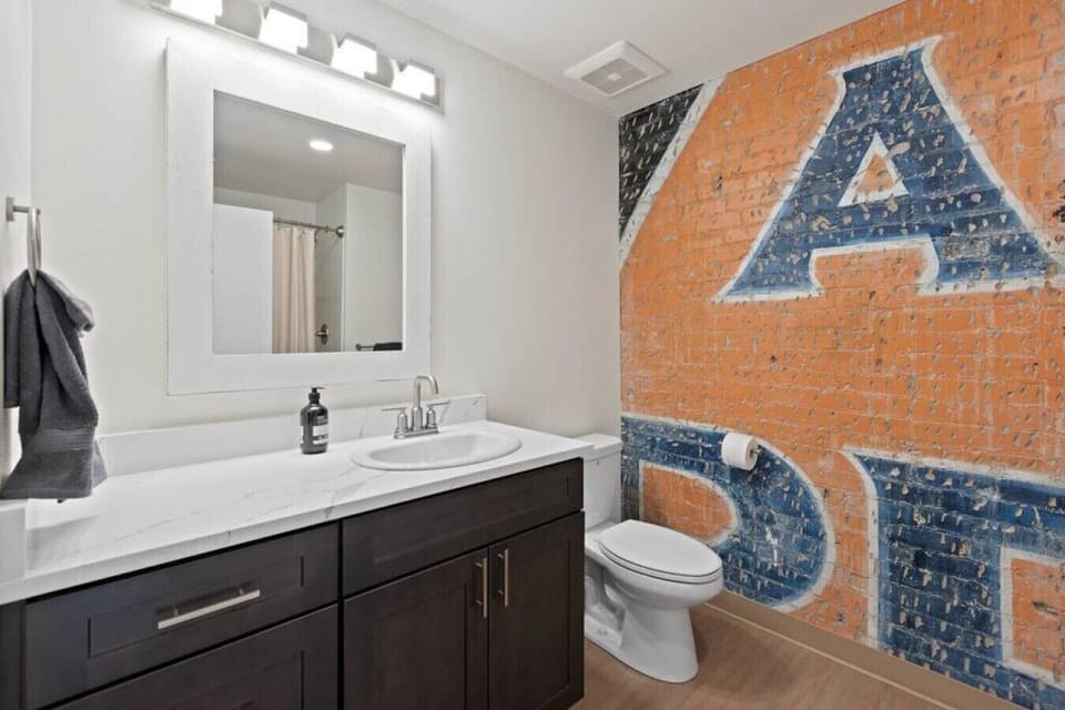 Fluffy towels, toiletries, and all the comforts you’d expect at home.