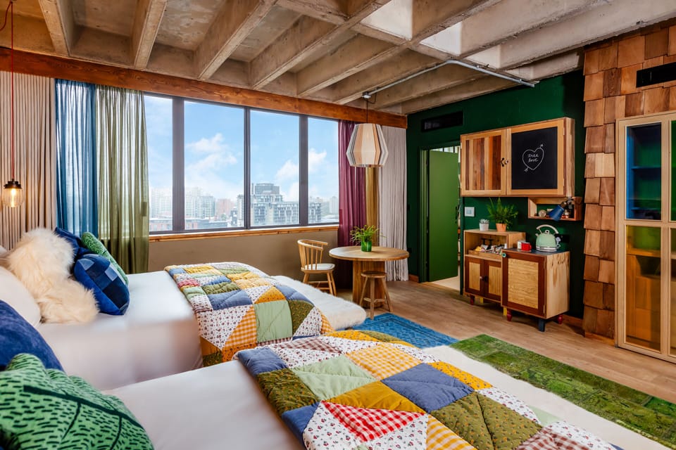 Premium bedding, in-room safe, individually decorated
