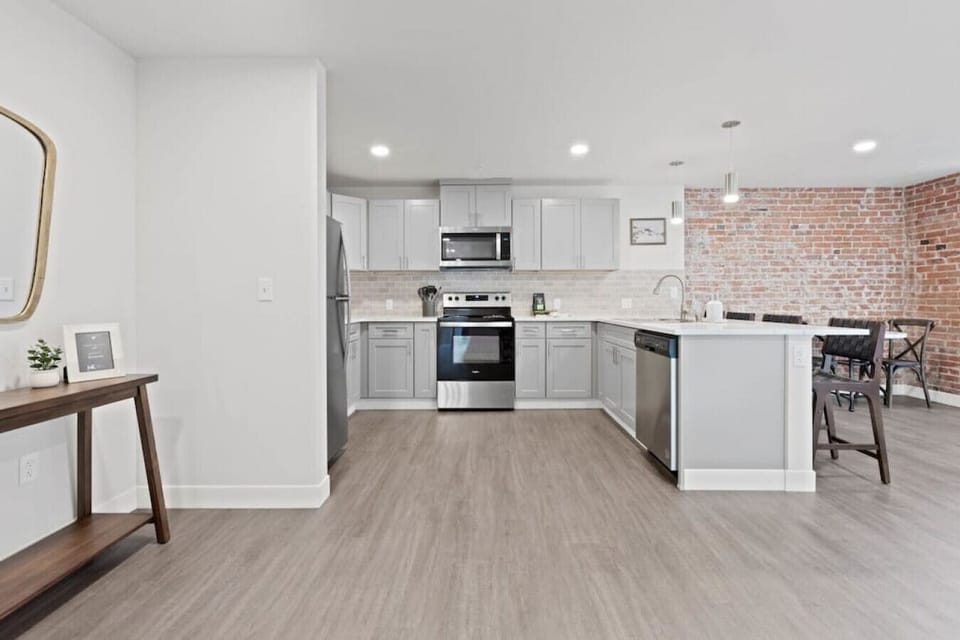 Everything you need at your fingertips: cookware, utensils, and modern appliances.