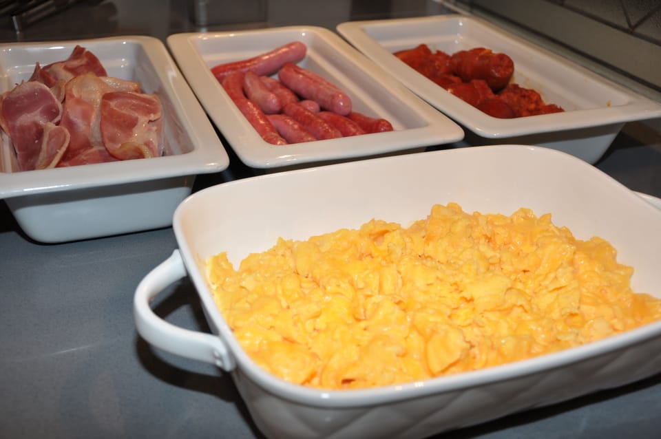 Daily buffet breakfast for a fee