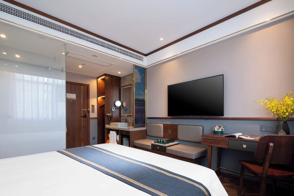 Business Double Room, City View | Down comforters, memory foam beds, desk, laptop workspace