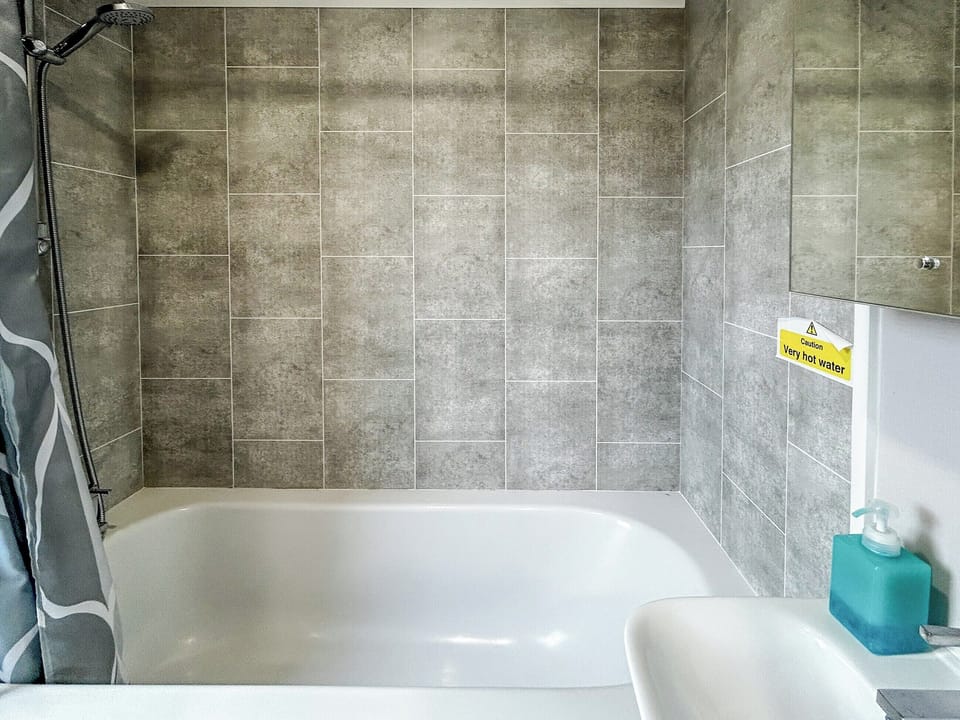 Bathroom | Lavender Lodge, Lavender Lodge