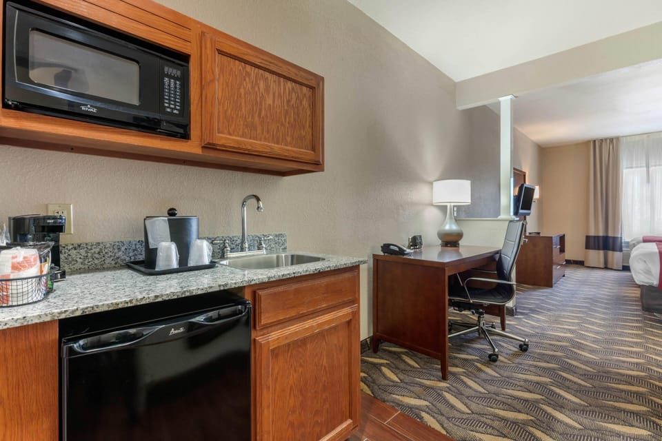 Suite, Multiple Beds, Non Smoking | Premium bedding, desk, laptop workspace, blackout drapes
