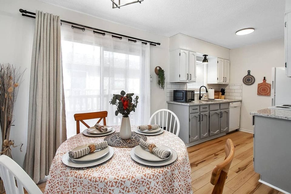 Cute Dining Room and kitchen