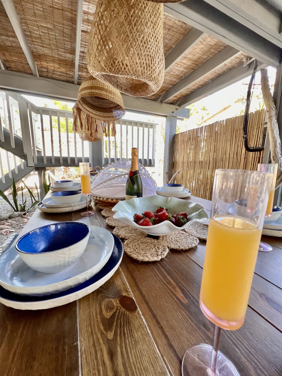 Outdoor dining