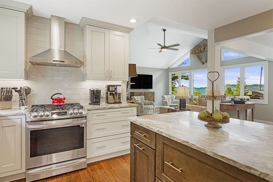 Chef's Kitchen w/ Stainless Steel Appliances