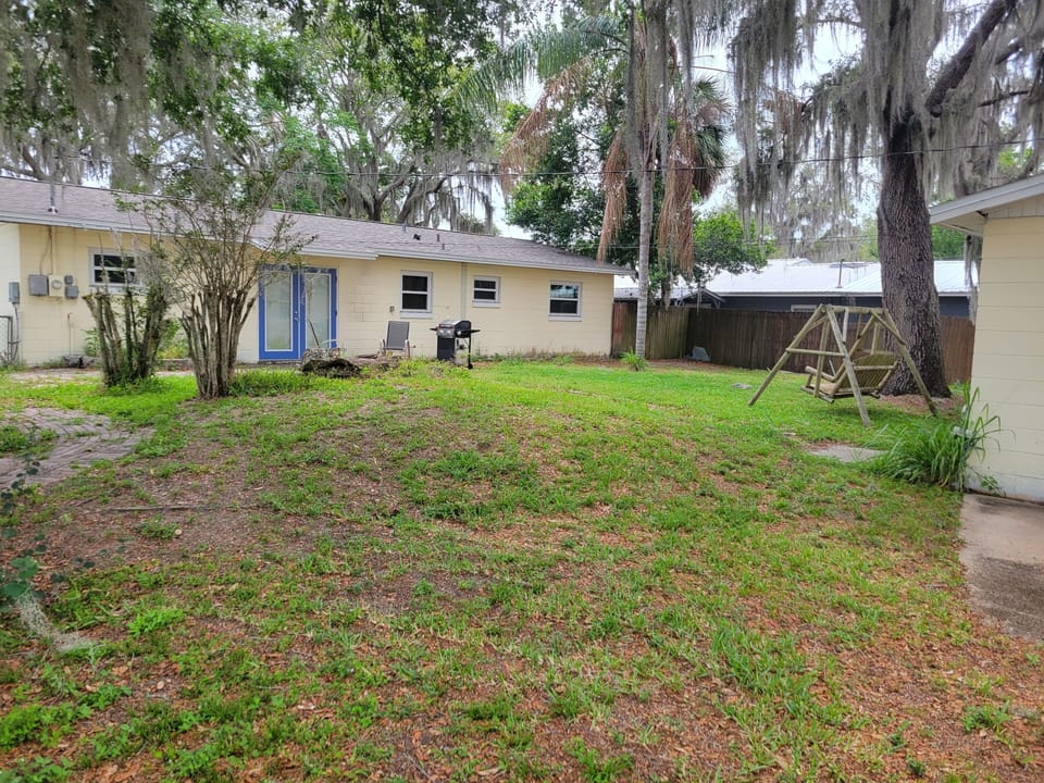 Back yard - NOT fully fenced 
