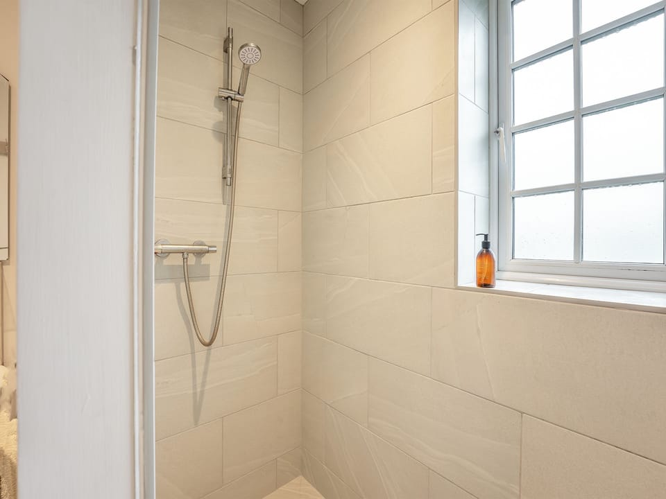 Shower room | Wisteria Cottage, Heathfield