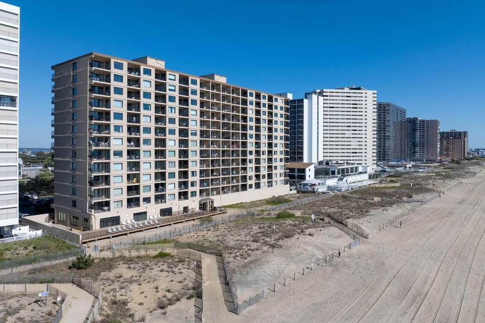 Condo, 2 Bedrooms | Exterior