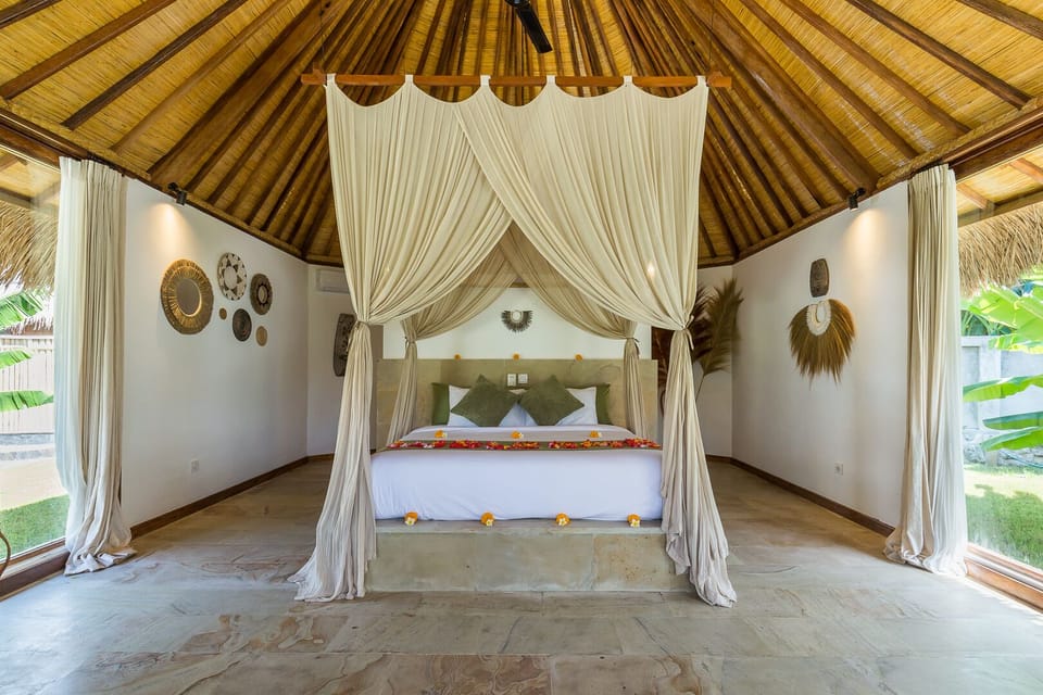 In-room safe, laptop workspace, free WiFi, bed sheets