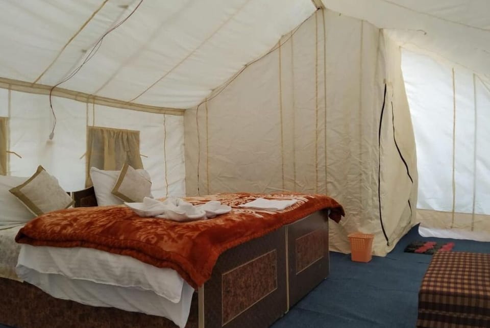 Deluxe Tent | Bed sheets