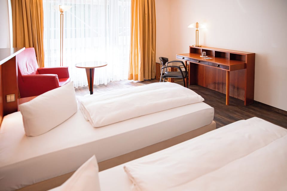 Hypo-allergenic bedding, soundproofing, free WiFi, bed sheets