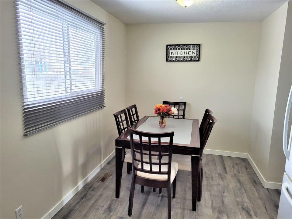 Dinning area in kitchen