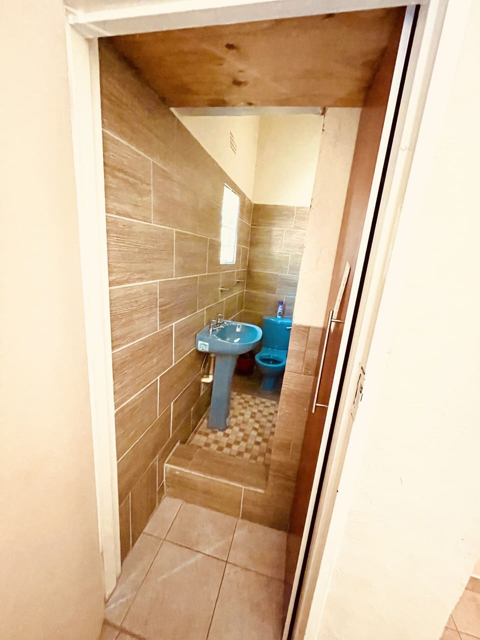 Standard Single Room | Bathroom | Towels