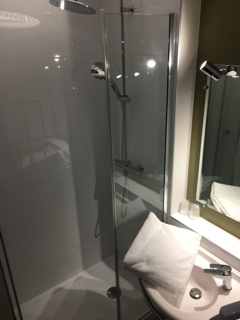 Combined shower/tub, eco-friendly toiletries, hair dryer, towels