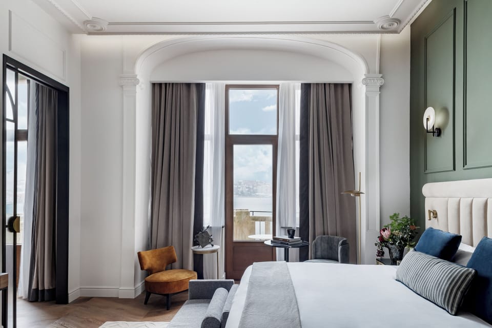 Suite (Arriluce) | Premium bedding, minibar, in-room safe, desk