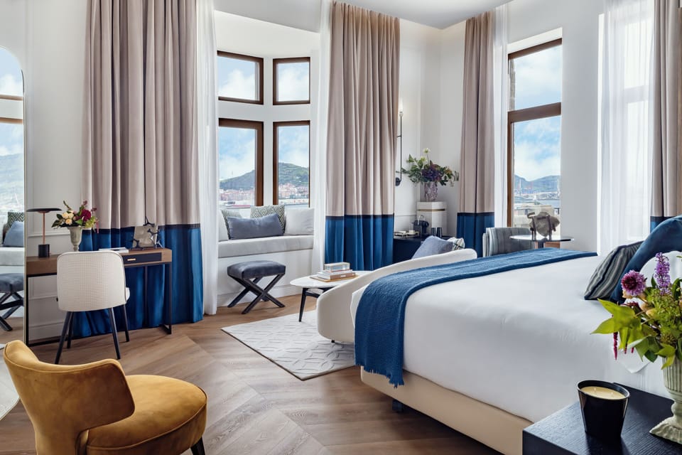 Suite (Marina) | Premium bedding, minibar, in-room safe, desk