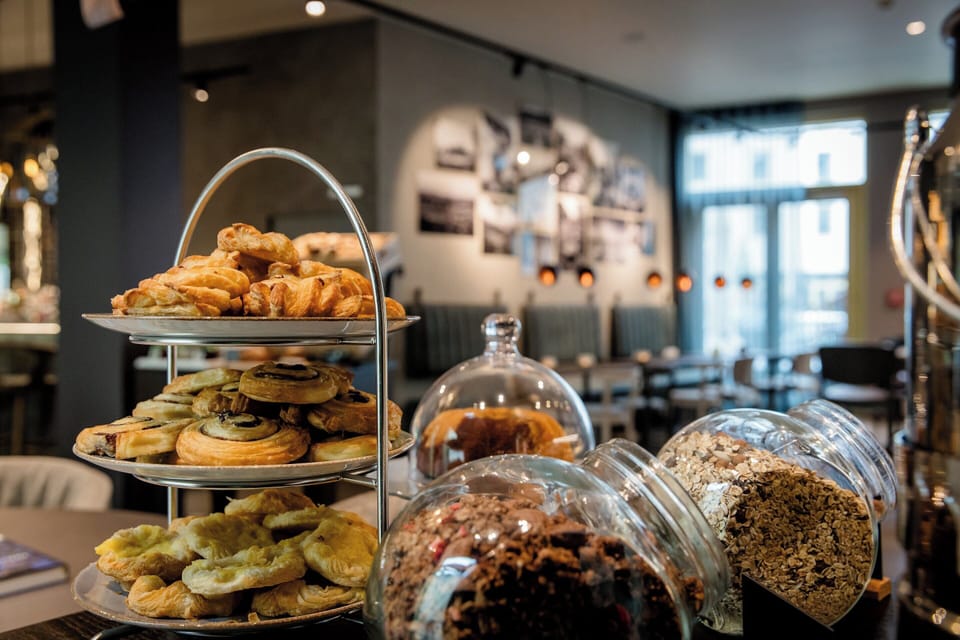 Daily buffet breakfast for a fee