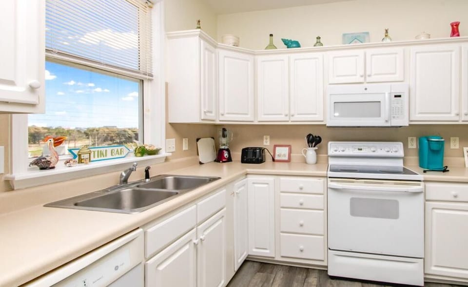 Kitchen III
