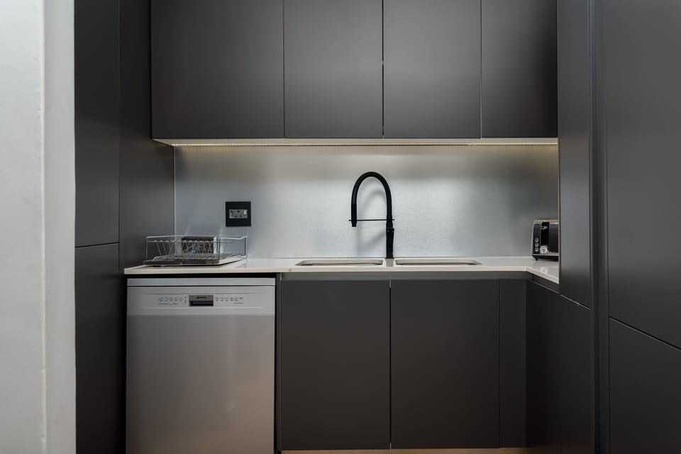 Exclusive Apartment | Private kitchen | Fridge, microwave, oven, stovetop