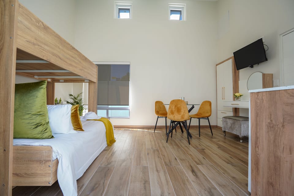 Comfort Triple Room | In-room safe, desk, blackout drapes, iron/ironing board