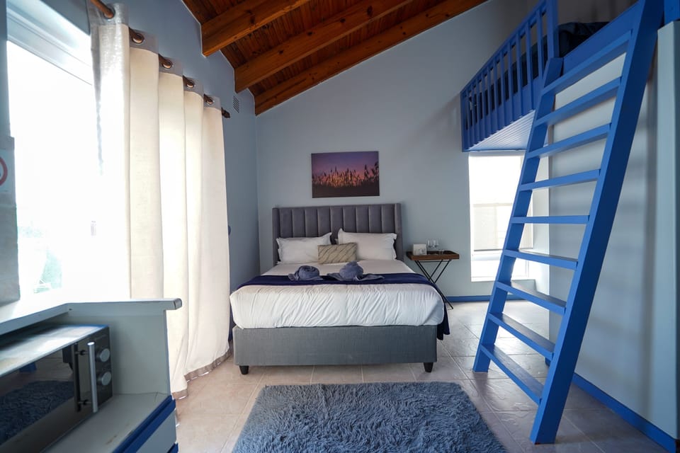 Comfort Triple Room | In-room safe, desk, blackout drapes, iron/ironing board