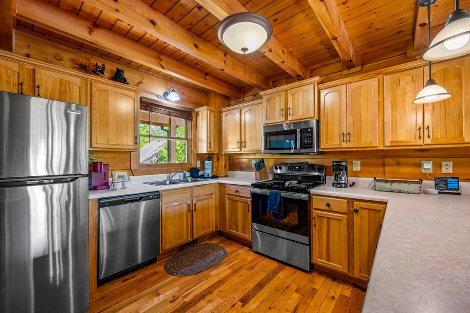 Fully equipped kitchen: cook/bake/dinner/silver-ware included