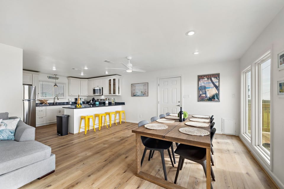 Dining Space - Second Floor