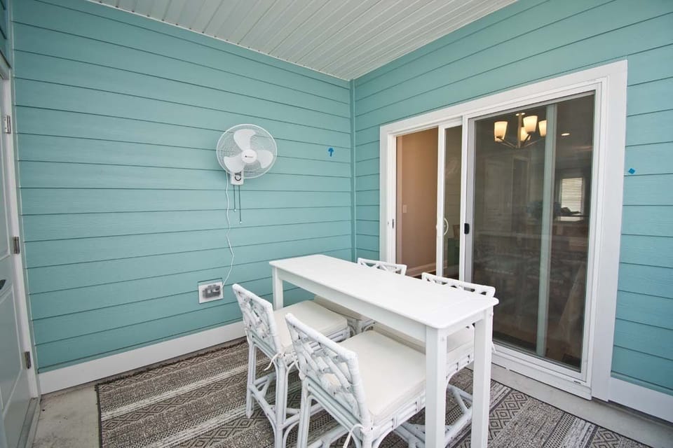 Screen Porch