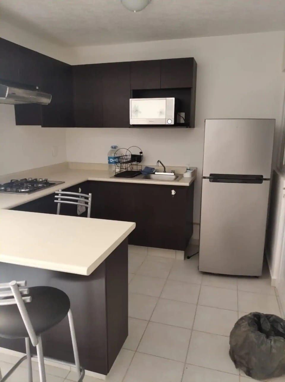 Economy Apartment | Private kitchen | Cookware/dishes/utensils