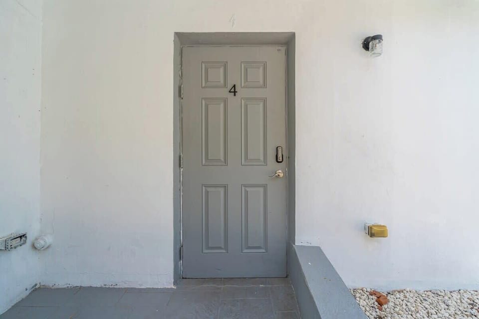 Enjoy a cozy bed and a stylish dining area in one thoughtfully designed space. Perfect for solo travelers or couples seeking a comfortable Airbnb stay.