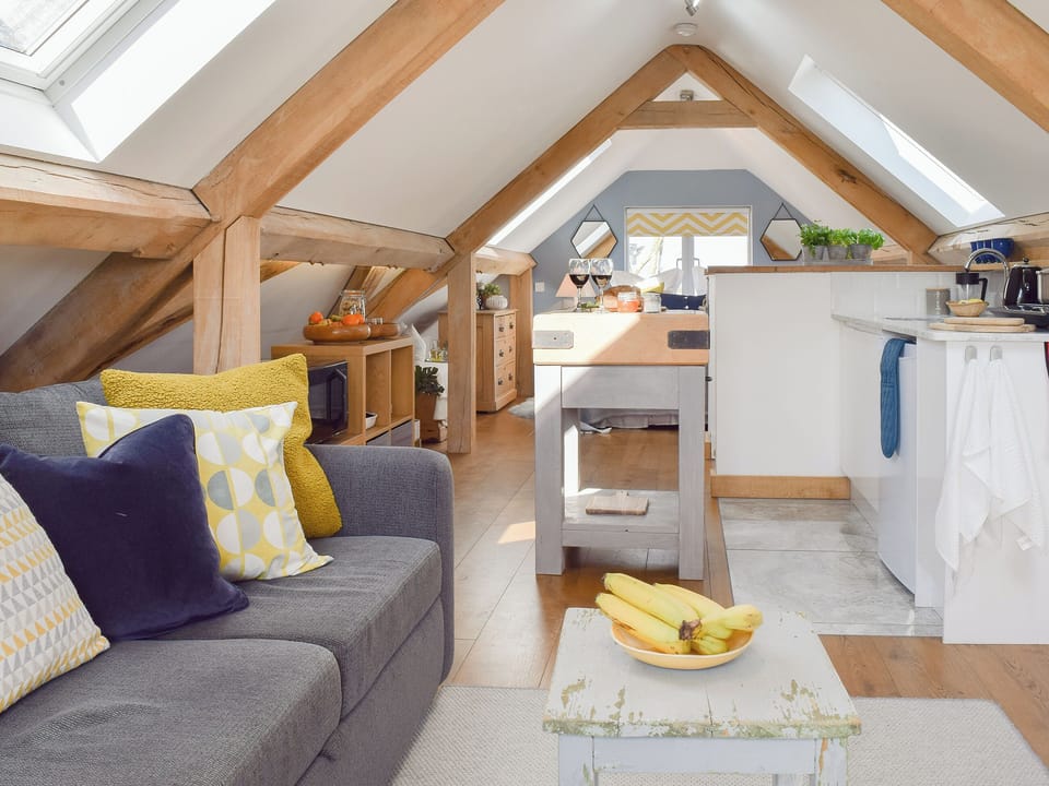 Open plan living space | Shepherd&rsquo;s Loft, Ewelme