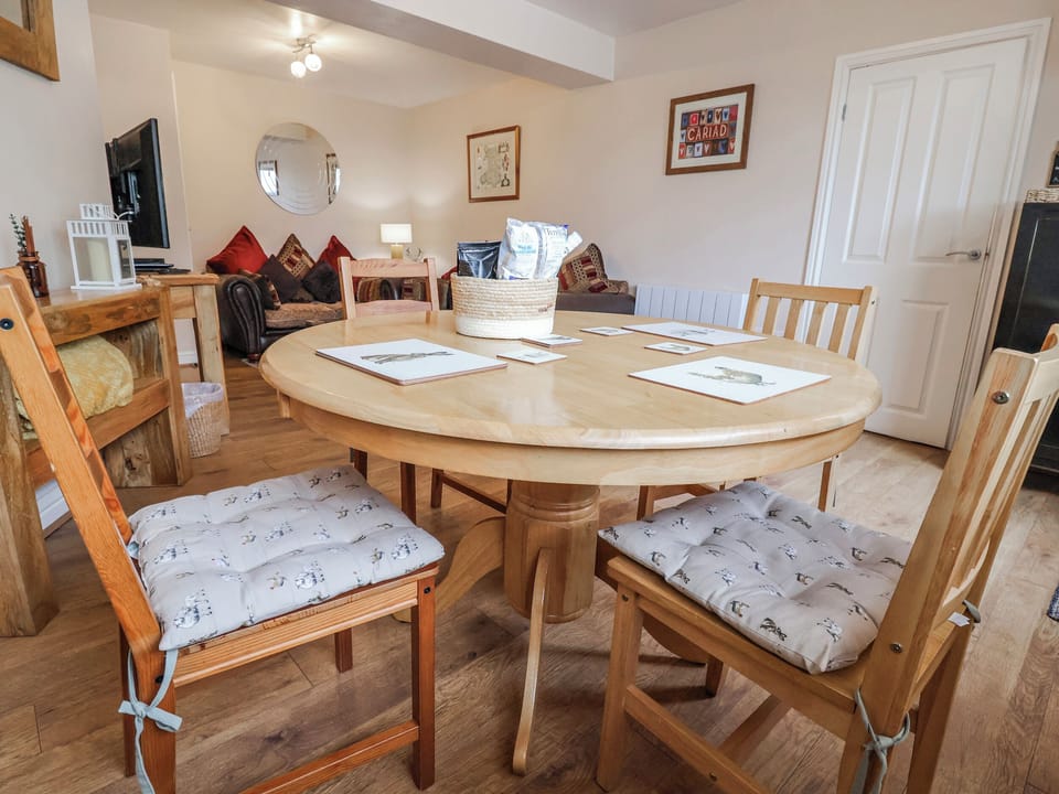Cottage | Interior