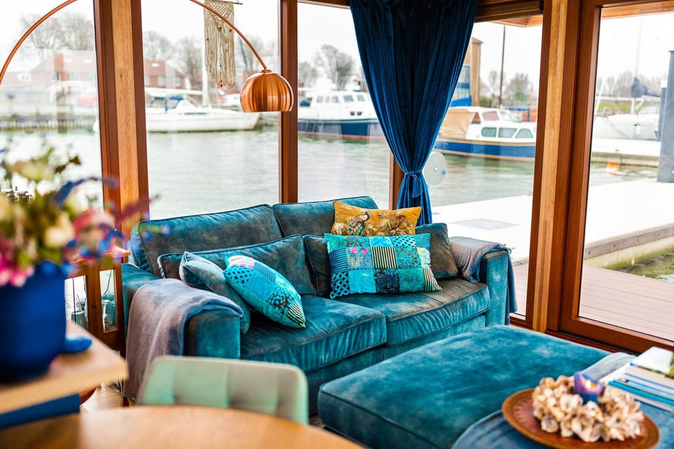 Cabin | Living area