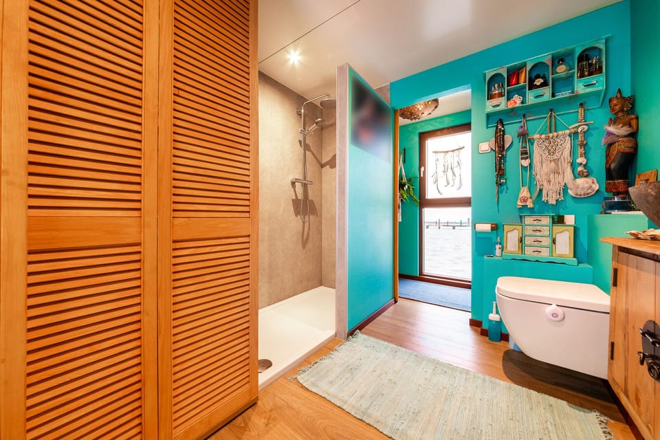 Cabin | Bathroom | Shower, towels