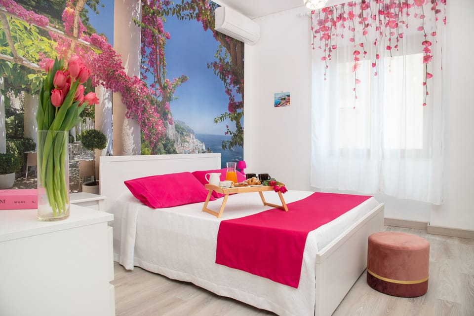 Classic Room | Down comforters, in-room safe, free WiFi, bed sheets