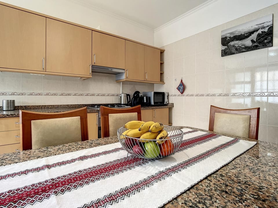 House | 2 bedrooms, desk