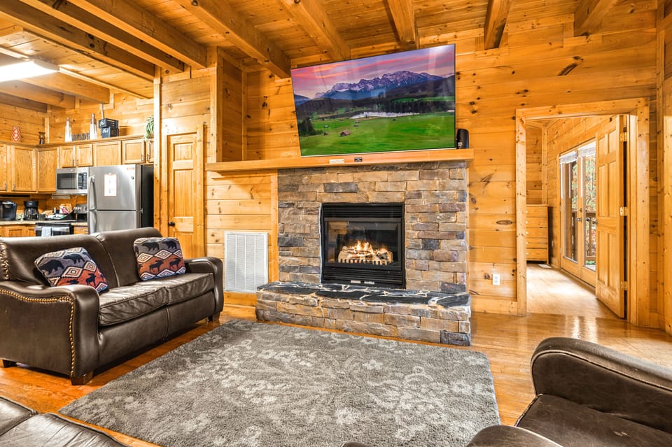 [2nd Floor}
[Main Living Room]
-New 75 inch Roku TV
-Pull out sofa bed