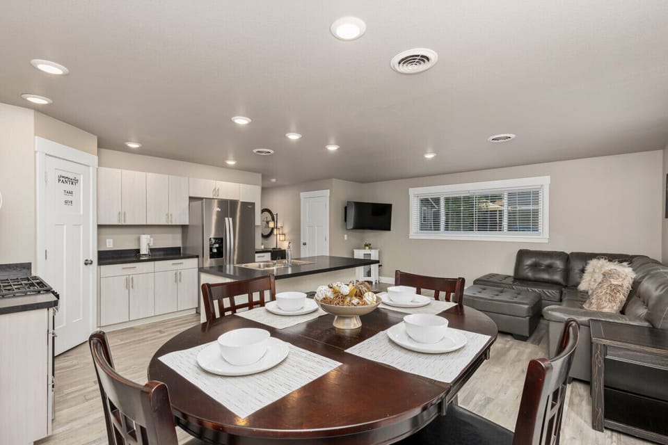 Main level - formal dining