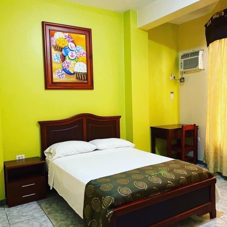 Egyptian cotton sheets, premium bedding, WiFi (free), bed sheets