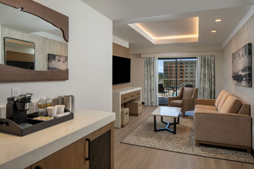 Suite, 1 King Bed, Balcony (Newly Renovated) | Premium bedding, in-room safe, iron/ironing board, WiFi