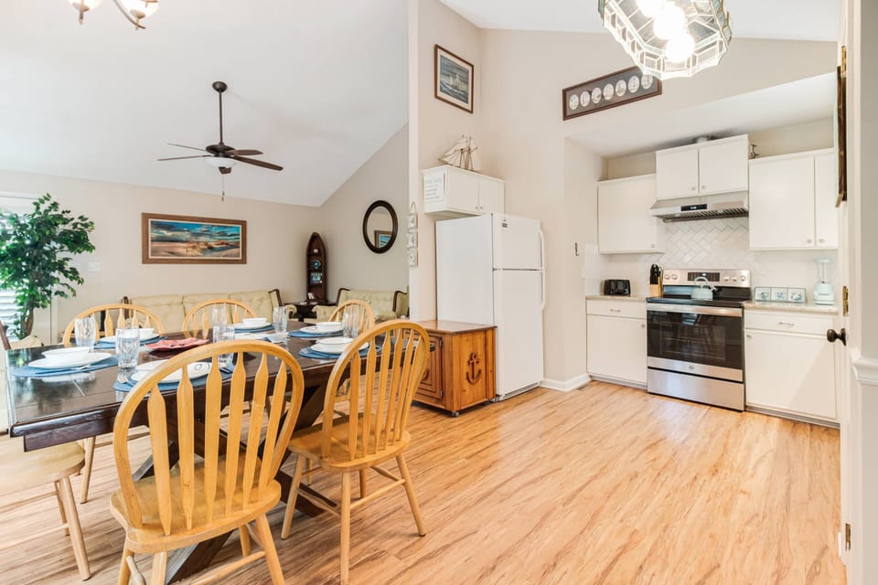 Cozy yet fully equipped kitchen – everything you need within reach.