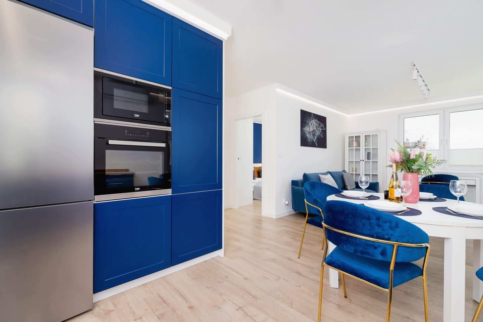 Modern, fully equipped kitchenette. 