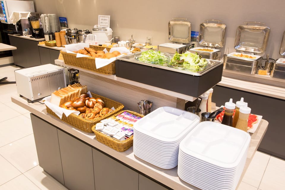 Free daily self-serve breakfast