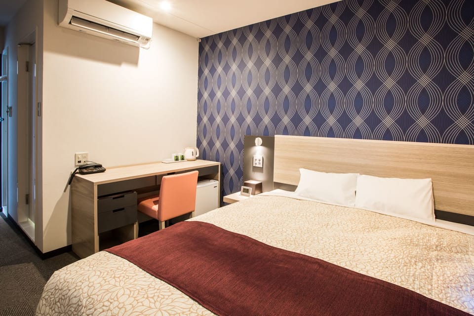 Basic Single Room | Desk, free WiFi, bed sheets