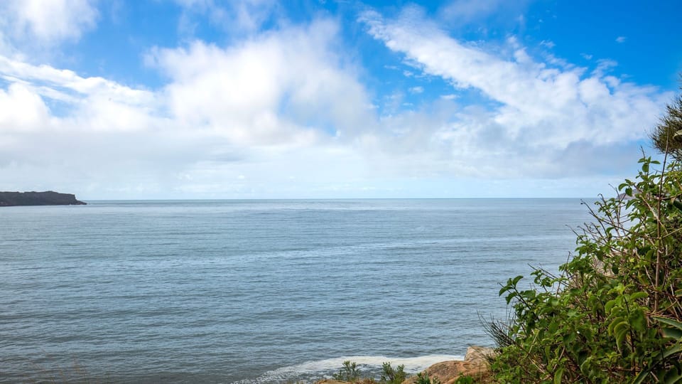 Amazing beach only a few minutes walk away, Easy access to an amazing surf beach for surfing