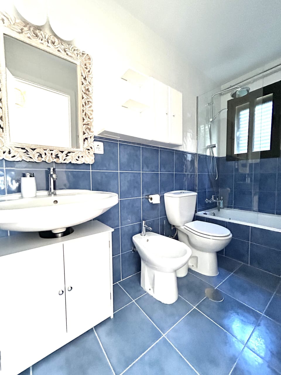 Endless Summer Bathroom 2