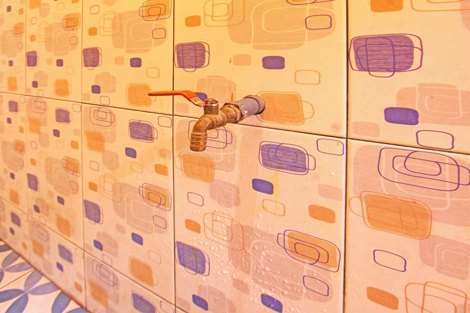 Double Room | Bathroom | Shower, rainfall showerhead, towels, soap