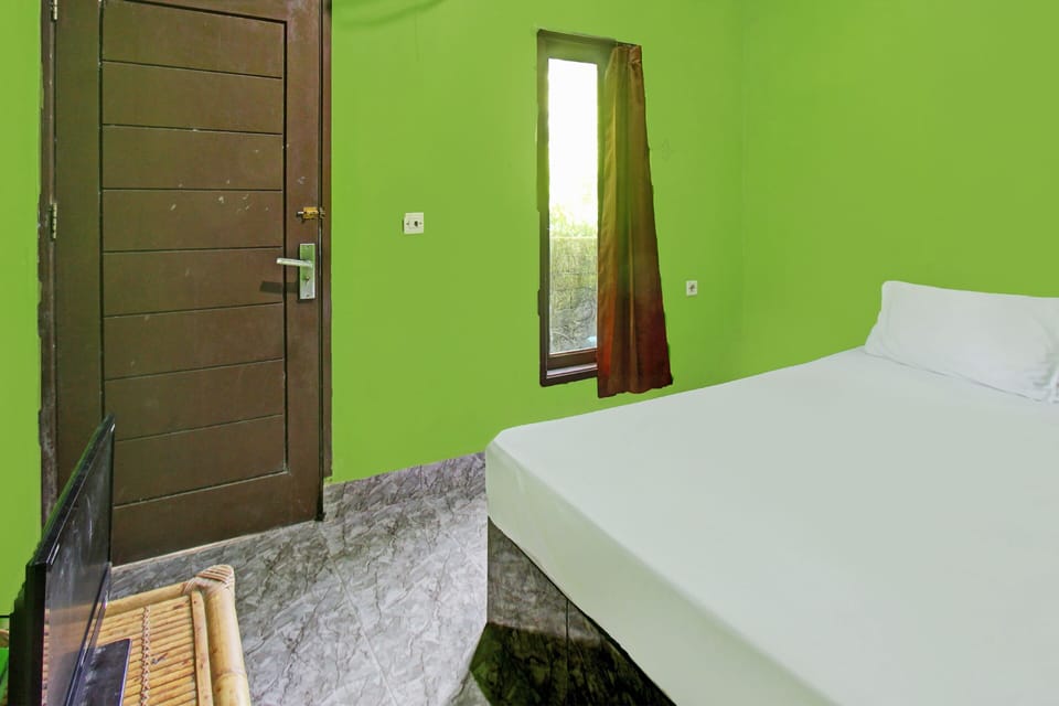 Double Room | WiFi (free), bed sheets